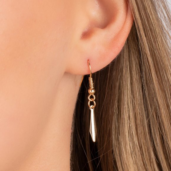 Striking Sheen - Gold Necklace - Picture 3 of 3